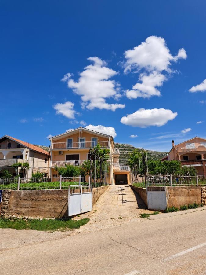 Apartman Ema Grebastica Bagian luar foto